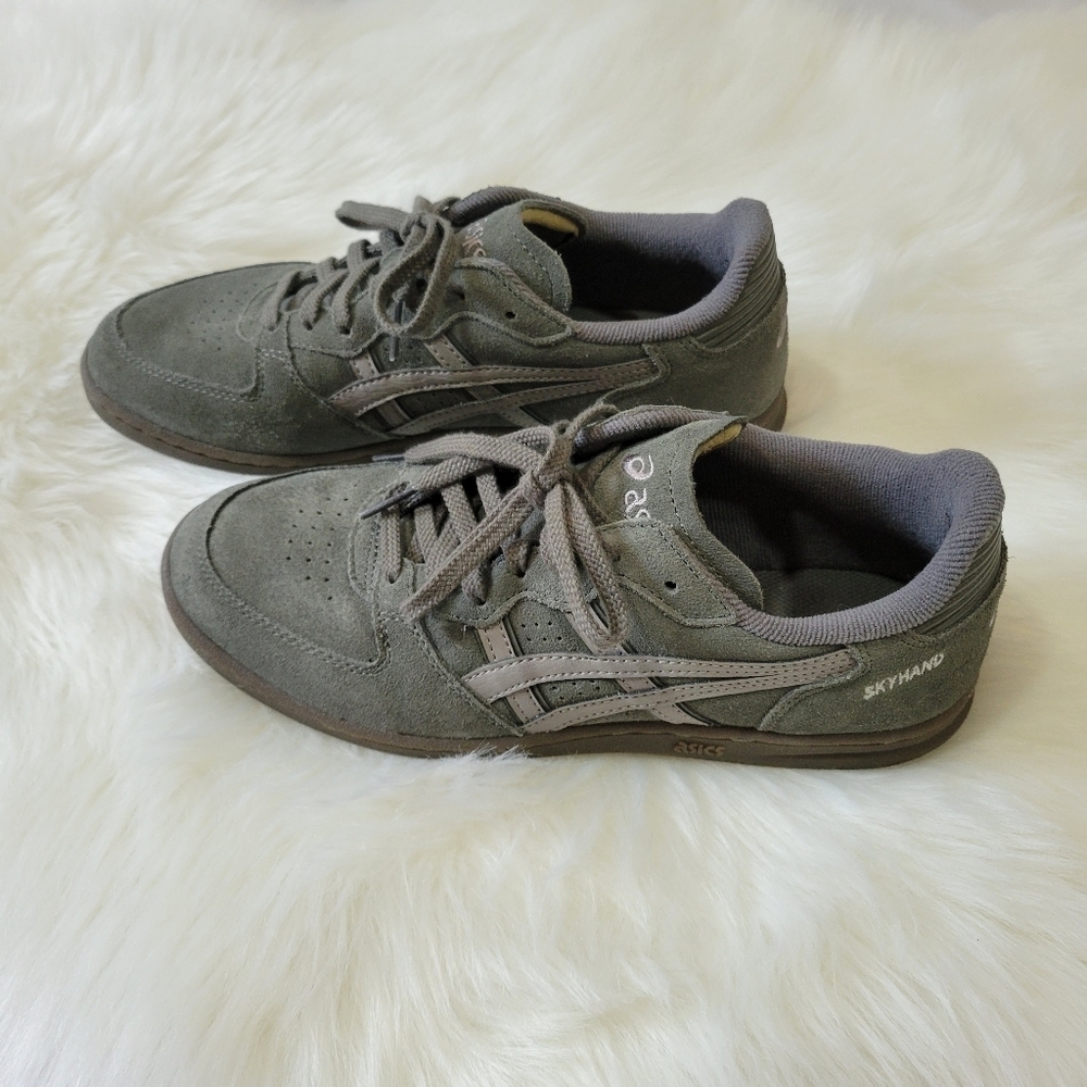 Asics Gray Sneakers Classic Low-Top Design - Picture 4 of 13